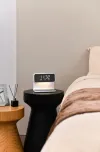 IMMAX PARROT alarm clock with LED night light Qi wireless charging white thumbnail (6 of 10)