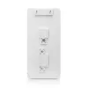 Switch passthrough Ubiquiti NanoSwitch GbE da esterno 24V 1xPoE-In 3xPoE-Out thumbnail (4 of 5)